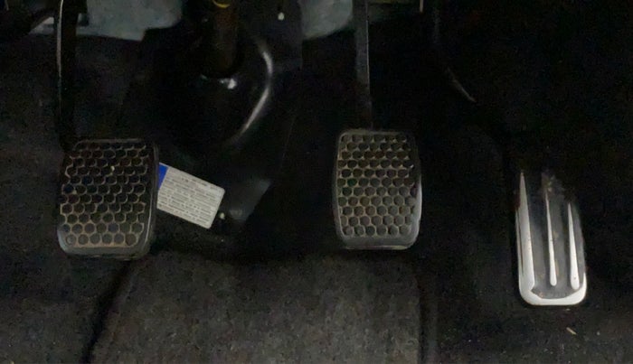 2016 Maruti Alto 800 LXI, Petrol, Manual, 26,057 km, Pedals