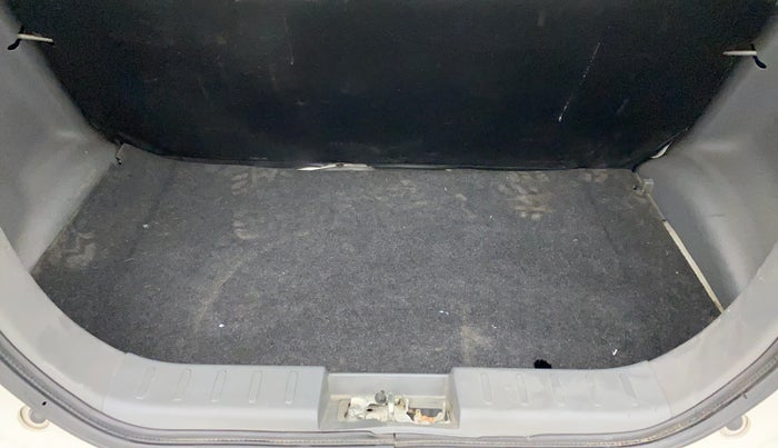 2016 Maruti Alto 800 LXI, Petrol, Manual, 26,057 km, Boot Inside