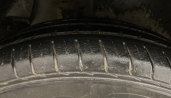 2018 Hyundai Creta E PLUS 1.6 PETROL, Petrol, Manual, 30,917 km, Right Rear Tyre Tread