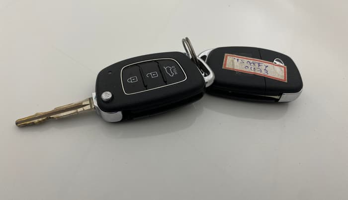 2018 Hyundai Creta E PLUS 1.6 PETROL, Petrol, Manual, 30,917 km, Key Close Up