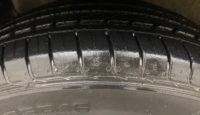 2018 Hyundai Creta E PLUS 1.6 PETROL, Petrol, Manual, 30,917 km, Left Front Tyre Tread