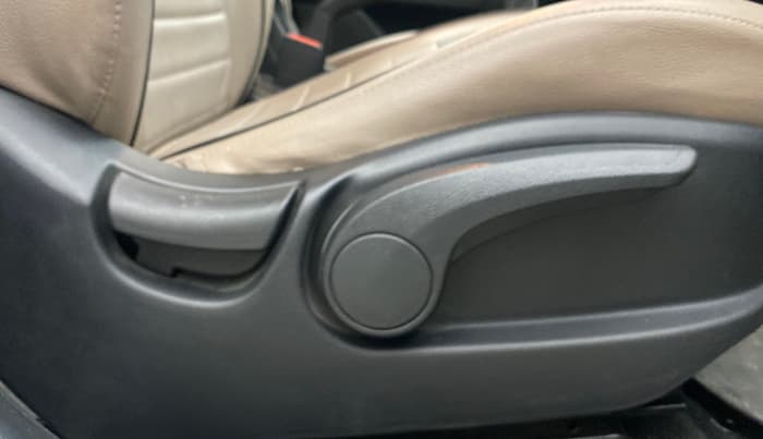 2018 Hyundai Creta E PLUS 1.6 PETROL, Petrol, Manual, 30,917 km, Driver Side Adjustment Panel