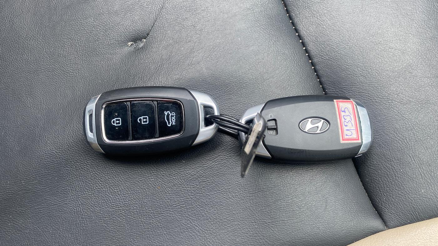 2019 Hyundai Verna 1.6 VTVT SX, Petrol, Manual, 52,813 km, Key Close Up