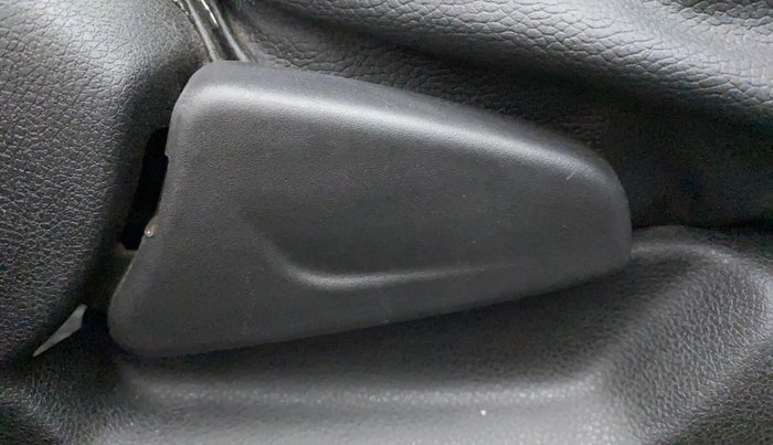 2019 Renault Kwid RXT 1.0 AMT (O), Petrol, Automatic, 14,743 km, Driver Side Adjustment Panel