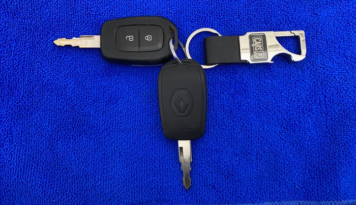 2019 Renault Kwid RXT 1.0 AMT (O), Petrol, Automatic, 14,743 km, Key Close Up