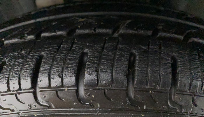 2019 Renault Kwid RXT 1.0 AMT (O), Petrol, Automatic, 14,743 km, Left Front Tyre Tread