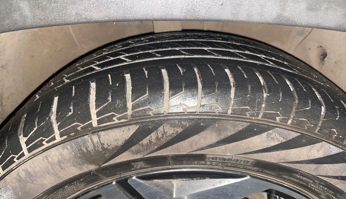 2021 Hyundai ALCAZAR PRESTIGE 2.0 MT 6STR, Petrol, Manual, 41,852 km, Right Front Tyre Tread