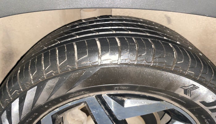 2021 Hyundai ALCAZAR PRESTIGE 2.0 MT 6STR, Petrol, Manual, 41,852 km, Right Rear Tyre Tread