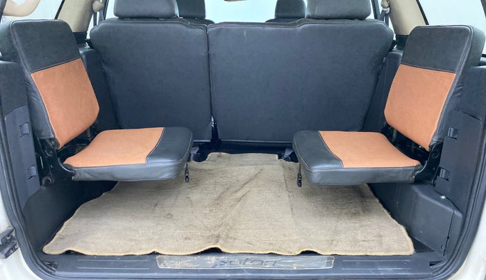 2011 Tata Safari 4X2 GX DICOR 2.2 VTT, Diesel, Manual, 60,149 km, Third Seat Row ( optional )