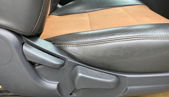 2011 Tata Safari 4X2 GX DICOR 2.2 VTT, Diesel, Manual, 60,149 km, Driver Side Adjustment Panel