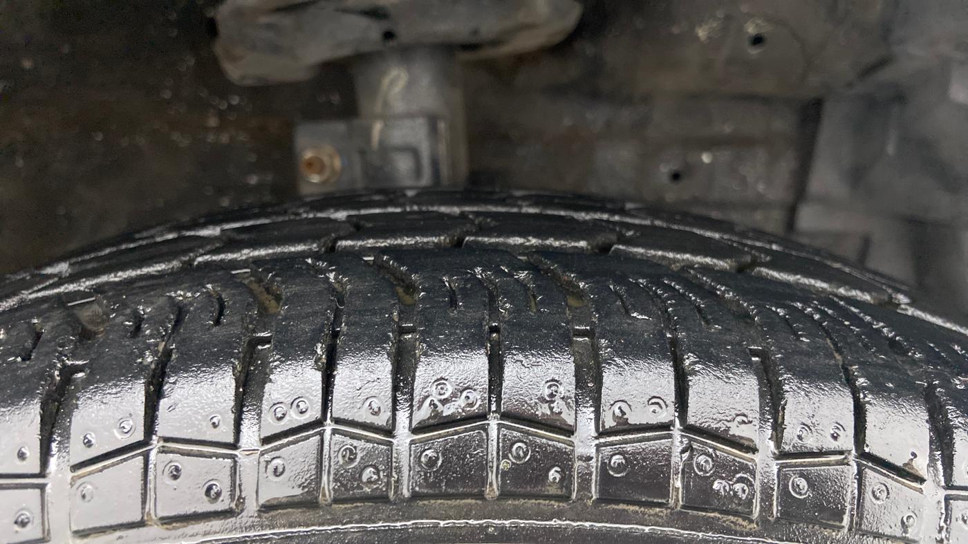 2016 Maruti Swift VXI, Petrol, Manual, 26,723 km, Right Front Tyre Tread