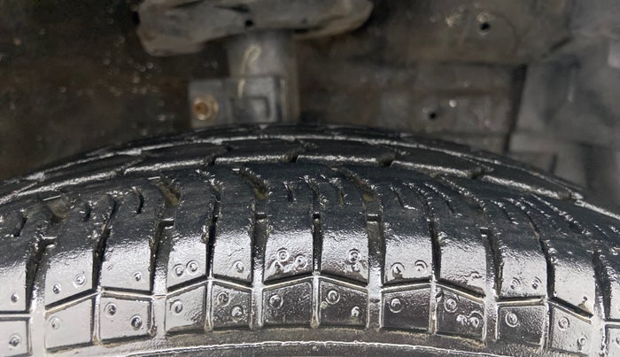 2016 Maruti Swift VXI, Petrol, Manual, 26,723 km, Right Front Tyre Tread