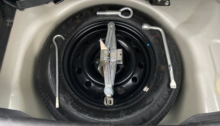 2016 Maruti Swift VXI, Petrol, Manual, 26,723 km, Spare Tyre