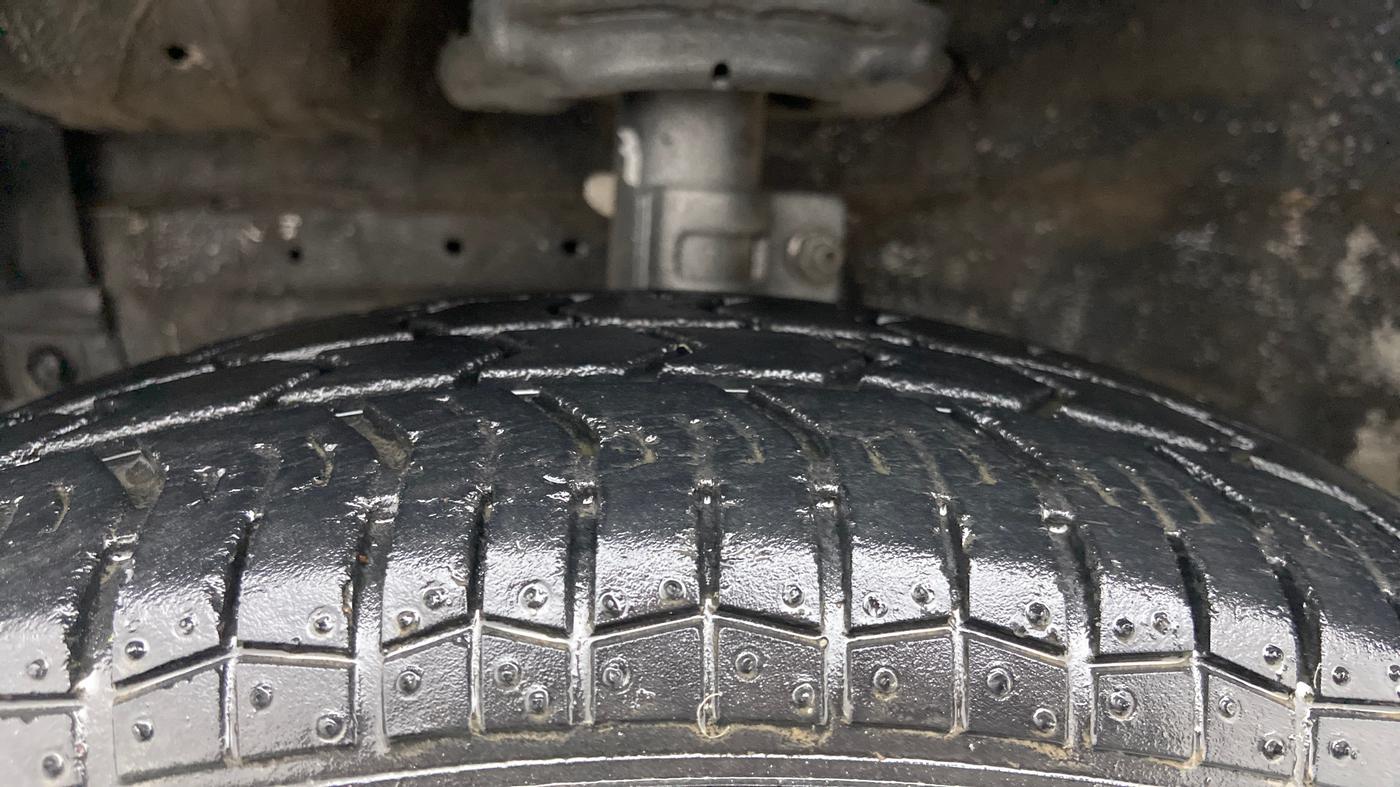 2016 Maruti Swift VXI, Petrol, Manual, 26,723 km, Left Front Tyre Tread