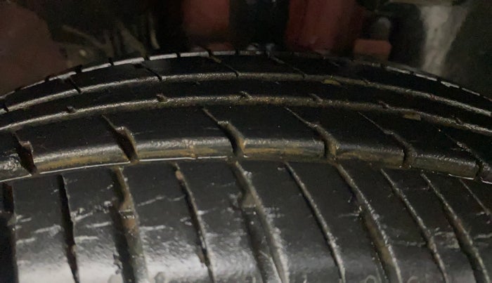 2016 Renault Kwid RXT 1.0 AMT, Petrol, Automatic, 20,099 km, Right Front Tyre Tread