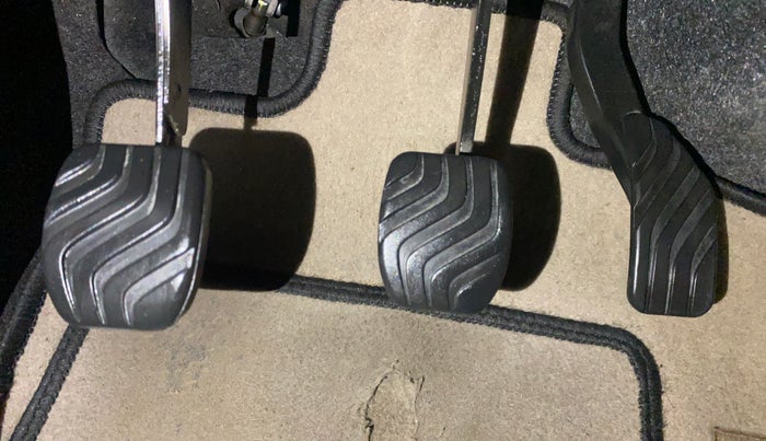 2016 Renault Kwid RXT 1.0 AMT, Petrol, Automatic, 20,099 km, Pedals