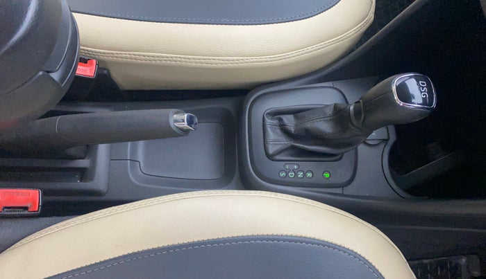 2018 Skoda Rapid AMBITION 1.5 TDI AT, Diesel, Automatic, 1,31,856 km, Gear Lever