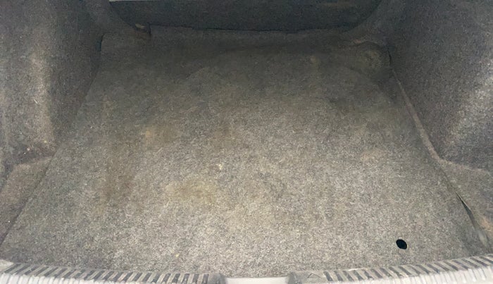 2018 Skoda Rapid AMBITION 1.5 TDI AT, Diesel, Automatic, 1,31,856 km, Boot Inside