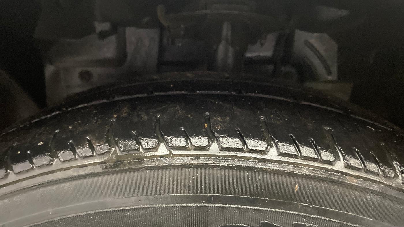2016 Ford Figo Aspire TITANIUM 1.2 PETROL, Petrol, Manual, 91,653 km, Left Front Tyre Tread