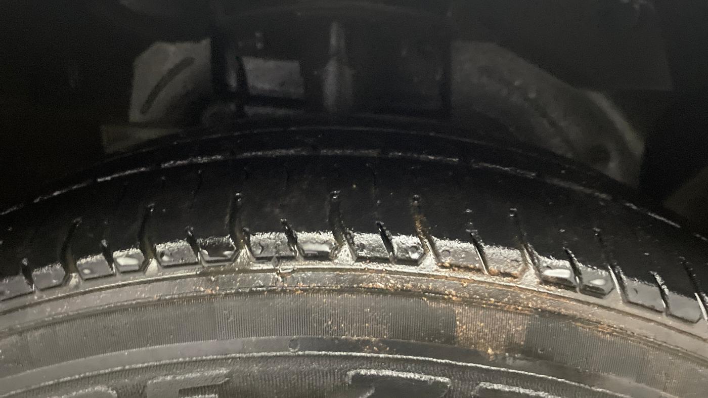 2016 Ford Figo Aspire TITANIUM 1.2 PETROL, Petrol, Manual, 91,653 km, Right Front Tyre Tread