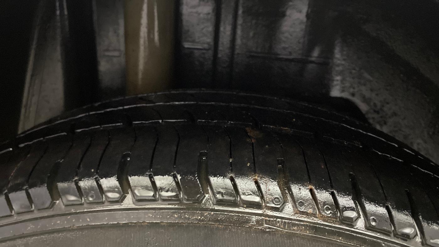 2016 Ford Figo Aspire TITANIUM 1.2 PETROL, Petrol, Manual, 91,653 km, Right Rear Tyre Tread