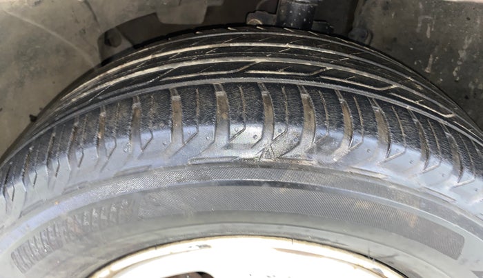 2014 Renault Duster RXL PETROL, Petrol, Manual, 66,946 km, Left Front Tyre Tread