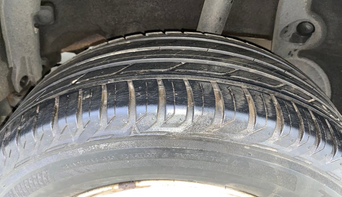 2014 Renault Duster RXL PETROL, Petrol, Manual, 66,946 km, Left Rear Tyre Tread