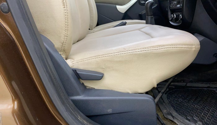 2014 Renault Duster RXL PETROL, Petrol, Manual, 66,946 km, Driver Side Adjustment Panel