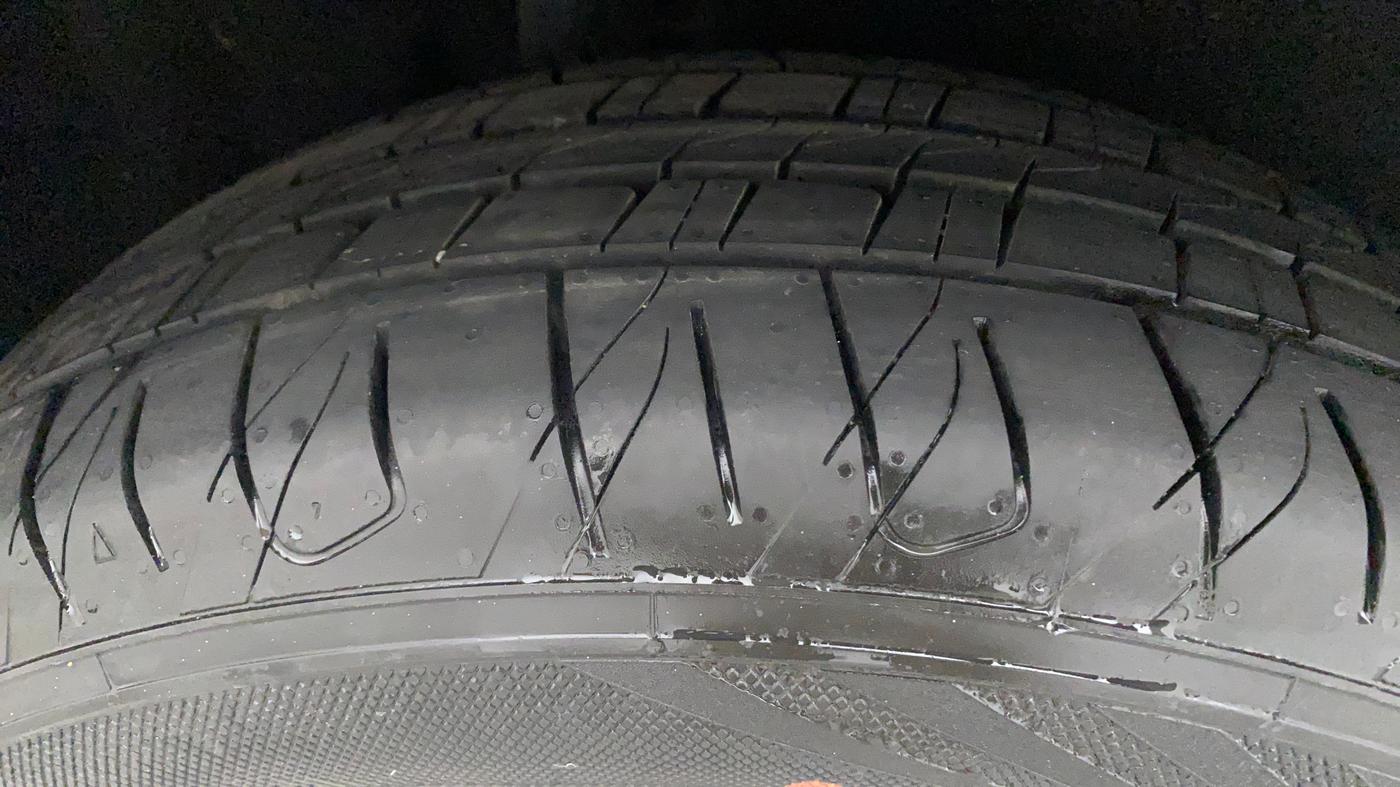 2016 Ford Ecosport TITANIUM 1.5L PETROL AT, Petrol, Automatic, 86,534 km, Right Rear Tyre Tread