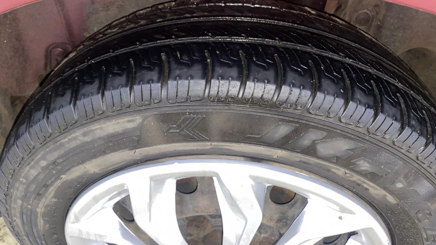 2013 Maruti Ertiga VXI CNG, CNG, Manual, 1,02,537 km, Left Rear Tyre Tread
