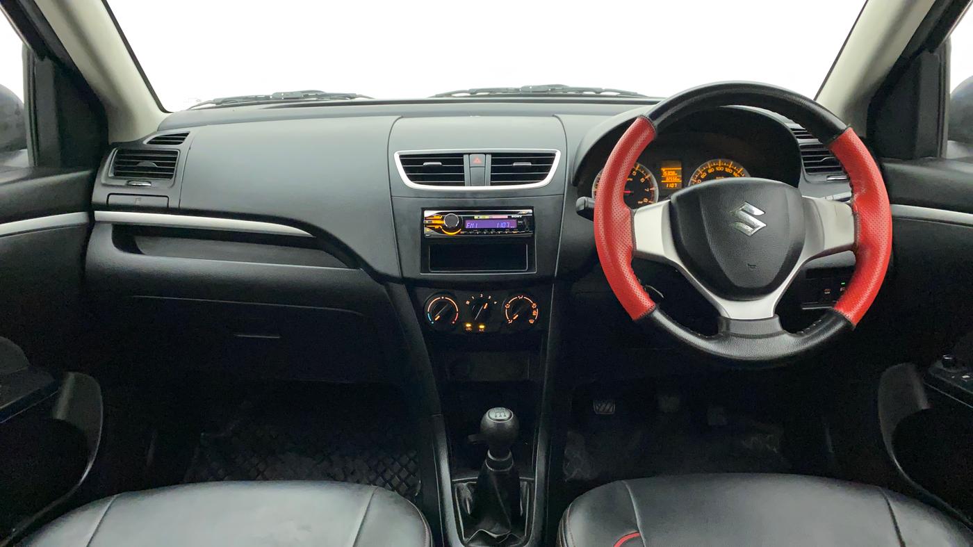 2012 Maruti Swift VXI, Petrol, Manual, 32,556 km, Dashboard