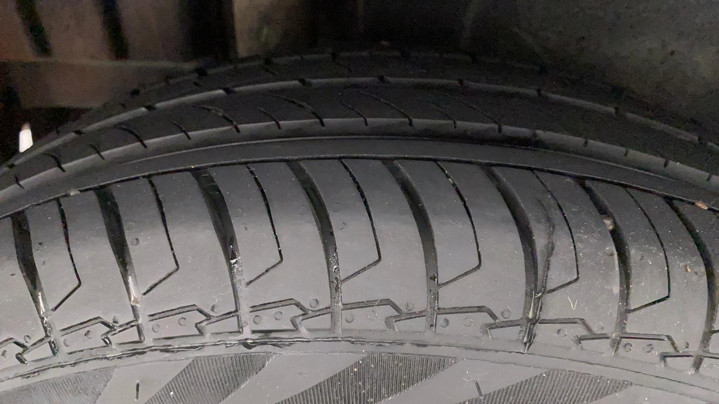 2012 Maruti Swift VXI, Petrol, Manual, 32,556 km, Right Rear Tyre Tread