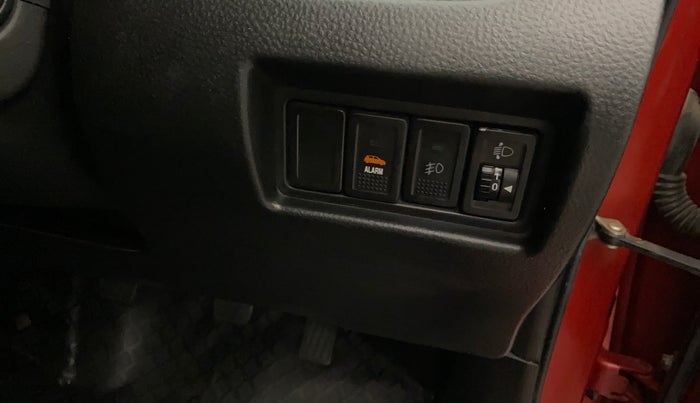 2012 Maruti Swift VXI, Petrol, Manual, 32,556 km, Dashboard - Headlight height adjustment not working