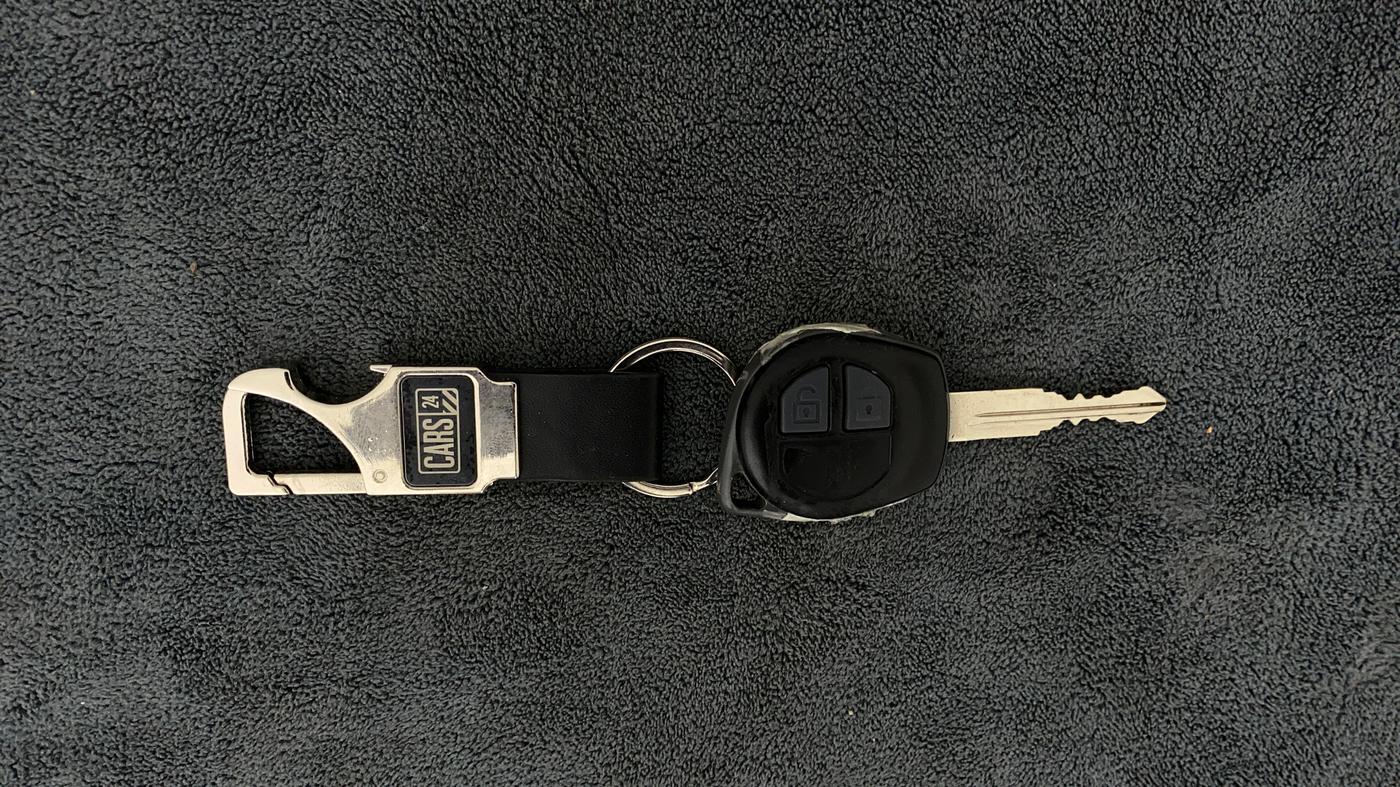 2012 Maruti Swift VXI, Petrol, Manual, 32,556 km, Key Close Up