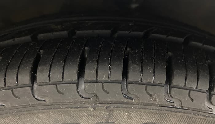 2013 Hyundai i10 SPORTZ 1.2, Petrol, Manual, 92,127 km, Right Front Tyre Tread