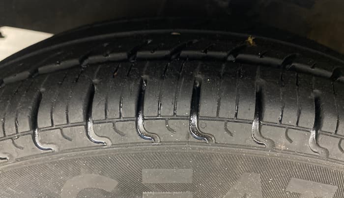 2013 Hyundai i10 SPORTZ 1.2, Petrol, Manual, 92,127 km, Left Front Tyre Tread