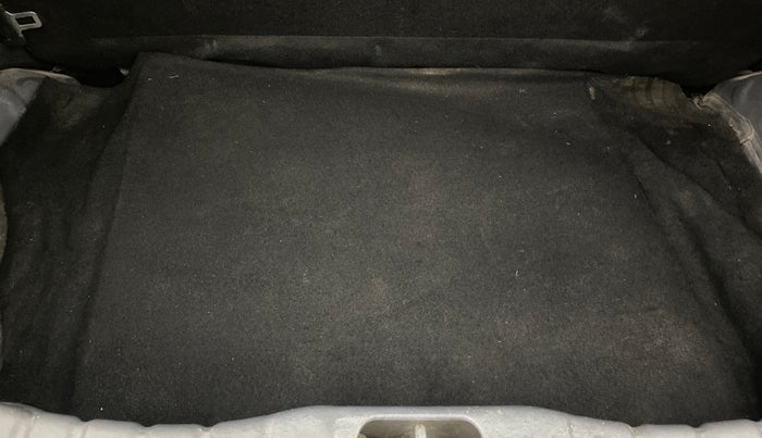 2017 Hyundai Eon ERA +, Petrol, Manual, 55,860 km, Boot Inside