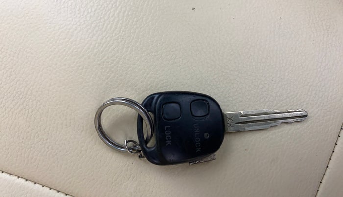 2013 Hyundai Santro Xing GLS, Petrol, Manual, 64,426 km, Key Close Up