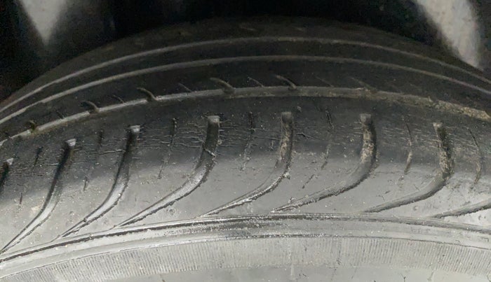 2012 Volkswagen Polo TRENDLINE 1.2L PETROL, Petrol, Manual, 34,086 km, Right Rear Tyre Tread
