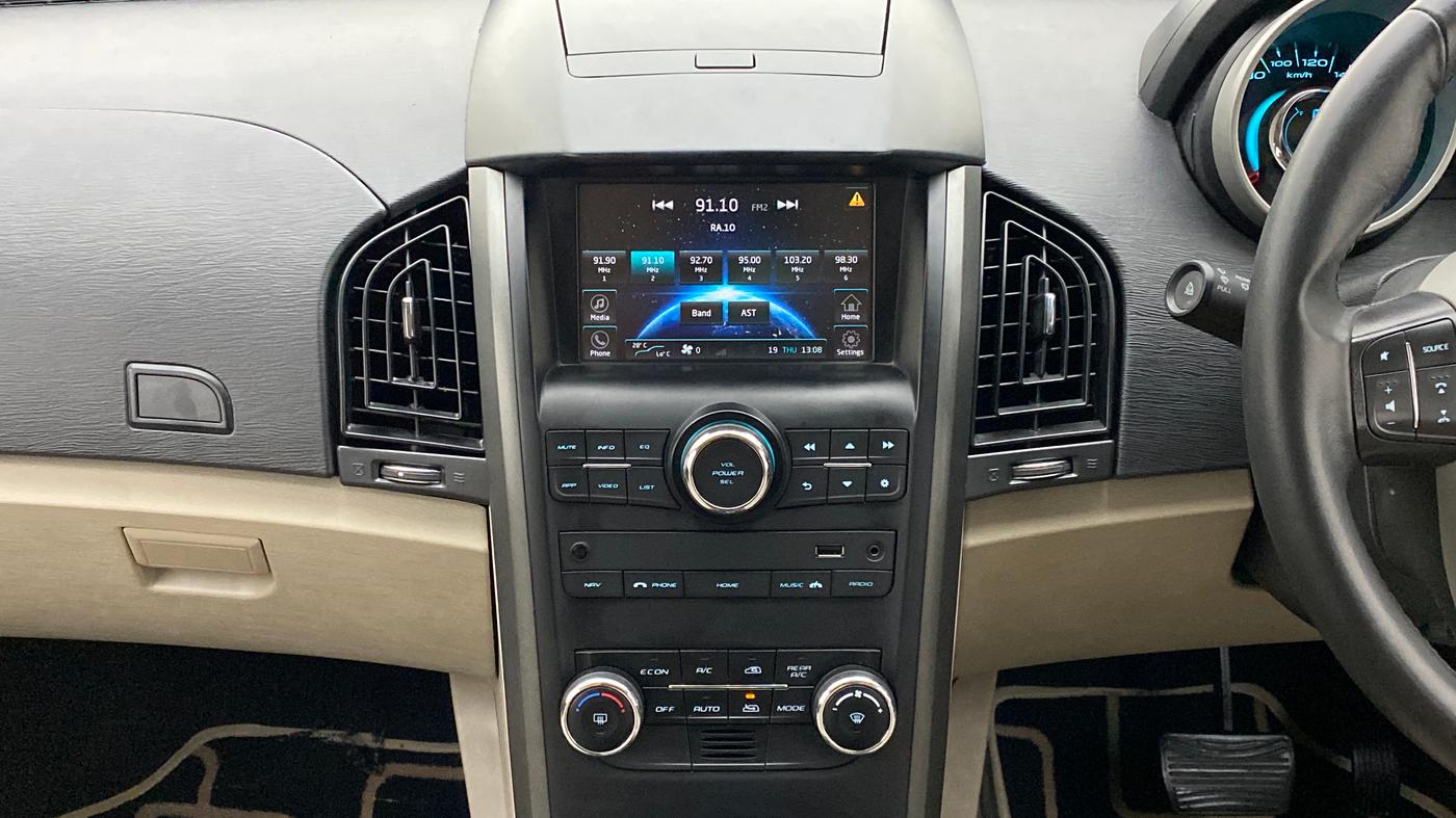 2016 Mahindra XUV500 W8 FWD AT, Diesel, Automatic, 73,924 km, Air Conditioner