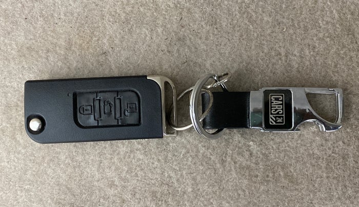 2016 Mahindra XUV500 W8 FWD AT, Diesel, Automatic, 73,924 km, Key Close Up