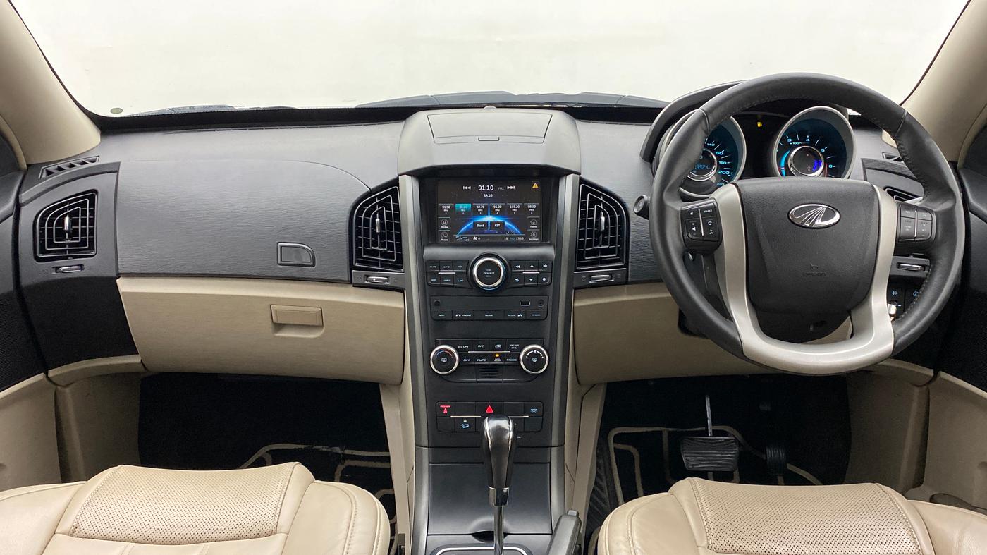 2016 Mahindra XUV500 W8 FWD AT, Diesel, Automatic, 73,924 km, Dashboard