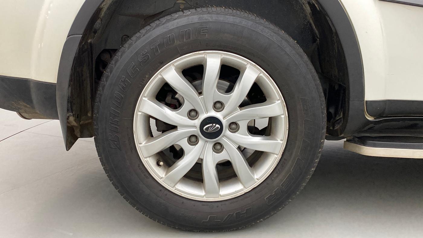 2016 Mahindra XUV500 W8 FWD AT, Diesel, Automatic, 73,924 km, Right Rear Wheel