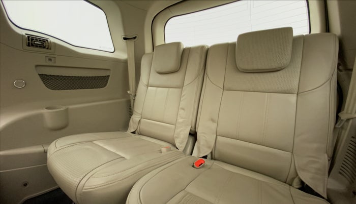 2016 Mahindra XUV500 W8 FWD AT, Diesel, Automatic, 73,924 km, Third Seat Row ( optional )