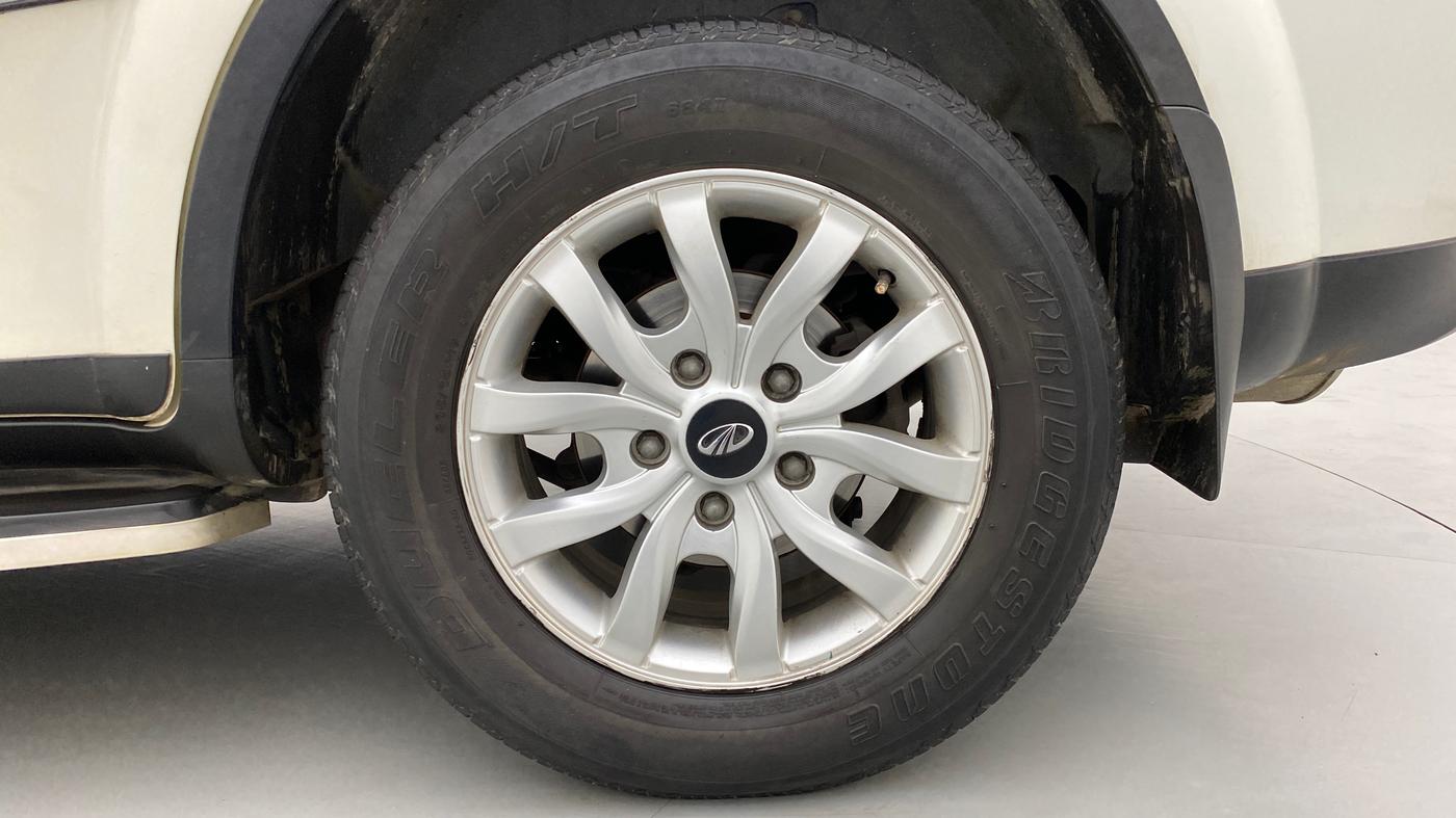 2016 Mahindra XUV500 W8 FWD AT, Diesel, Automatic, 73,924 km, Left Rear Wheel