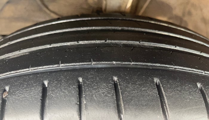 2022 Maruti Dzire ZXI Plus AMT, Petrol, Automatic, 37,601 km, Left Front Tyre Tread