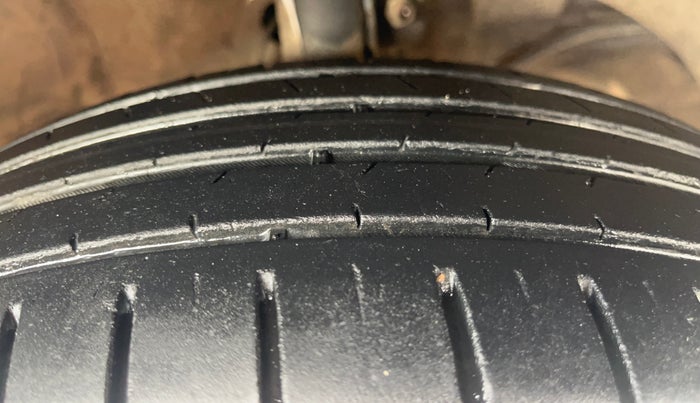 2022 Maruti Dzire ZXI Plus AMT, Petrol, Automatic, 37,601 km, Right Front Tyre Tread