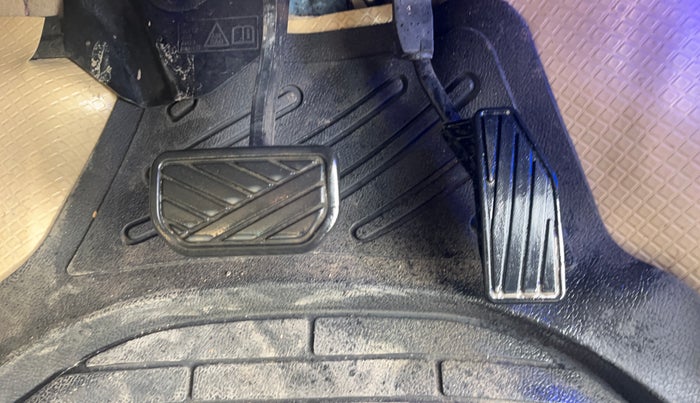 2022 Maruti Dzire ZXI Plus AMT, Petrol, Automatic, 37,601 km, Pedals