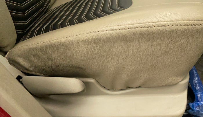2017 Maruti Celerio VXI, Petrol, Manual, 25,368 km, Driver Side Adjustment Panel