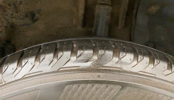 2017 Renault Duster 110 PS RXZ 4X2 AMT DIESEL, Diesel, Automatic, 1,41,803 km, Left Rear Tyre Tread